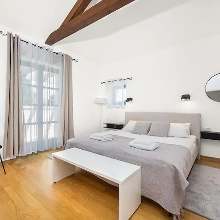 Vila Stone Zorritta With A Pool And A Beautiful Garden *