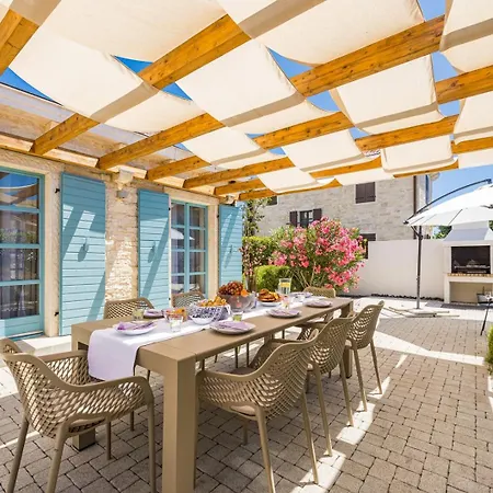 Stone Zorritta With A Pool And A Beautiful Garden *