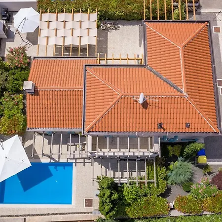 Stone Zorritta With A Pool And A Beautiful Garden Villa *