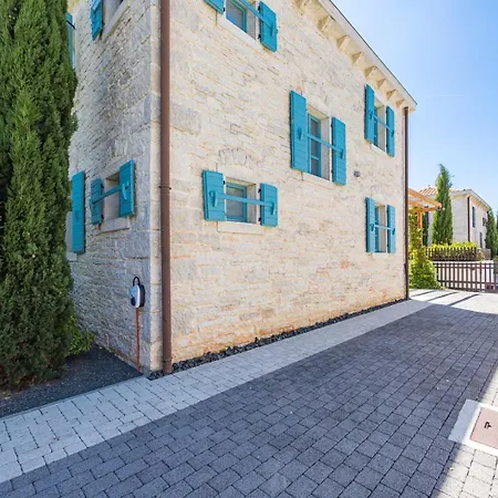 Stone Zorritta With A Pool And A Beautiful Garden *