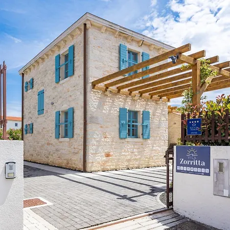 Stone Zorritta With A Pool And A Beautiful Garden Ližnjan