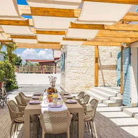 Stone Zorritta With A Pool And A Beautiful Garden * Ližnjan
